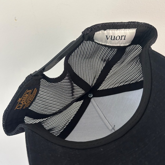SOLD. vuori trucker hat, BNWT - Picture 4 of 5